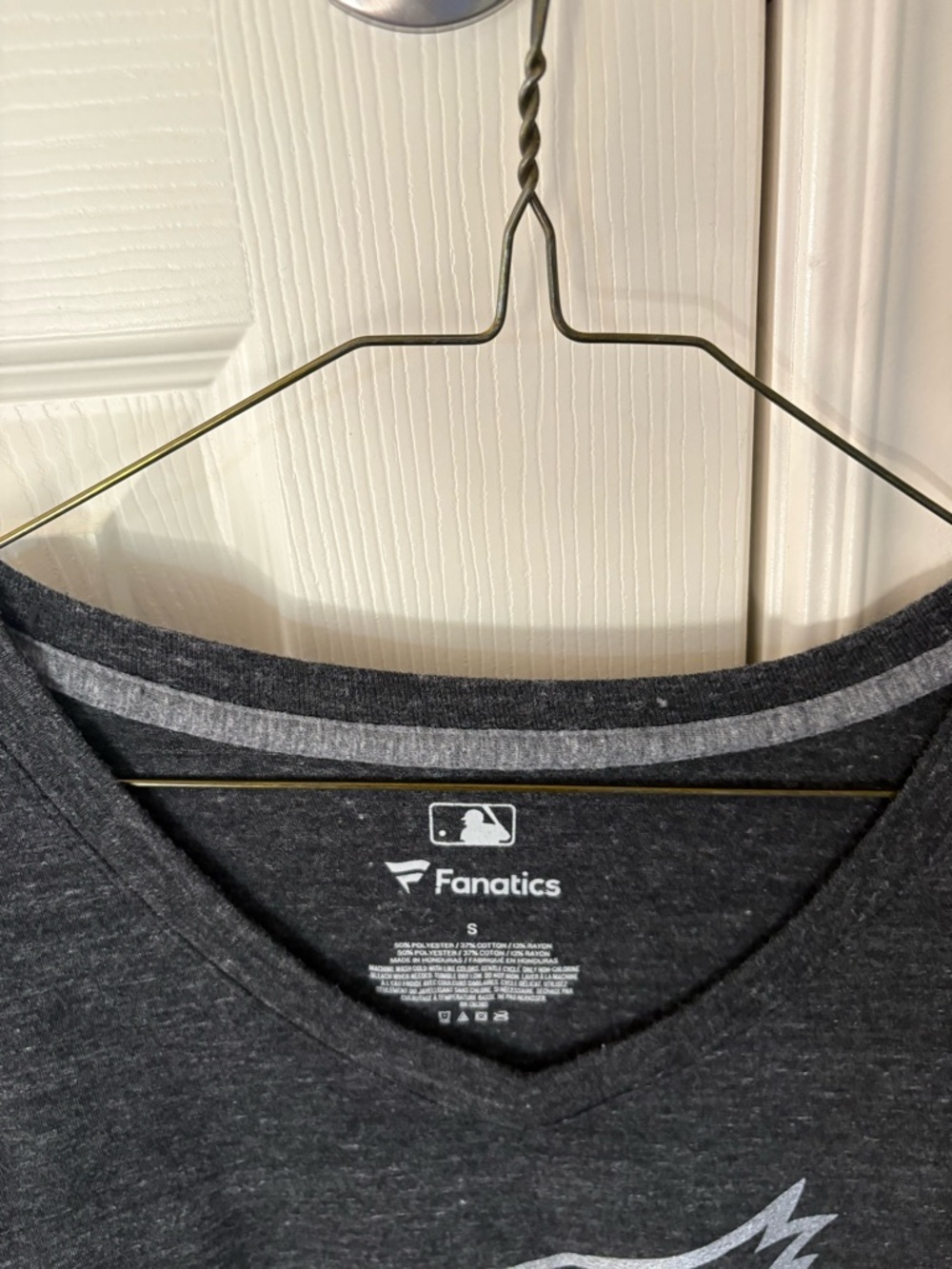 Fanatics Charcoal Gray MLB TORONTO BLUE JAYS Logo V-Neck Long Sleeve Shirt - Picture 5 of 6